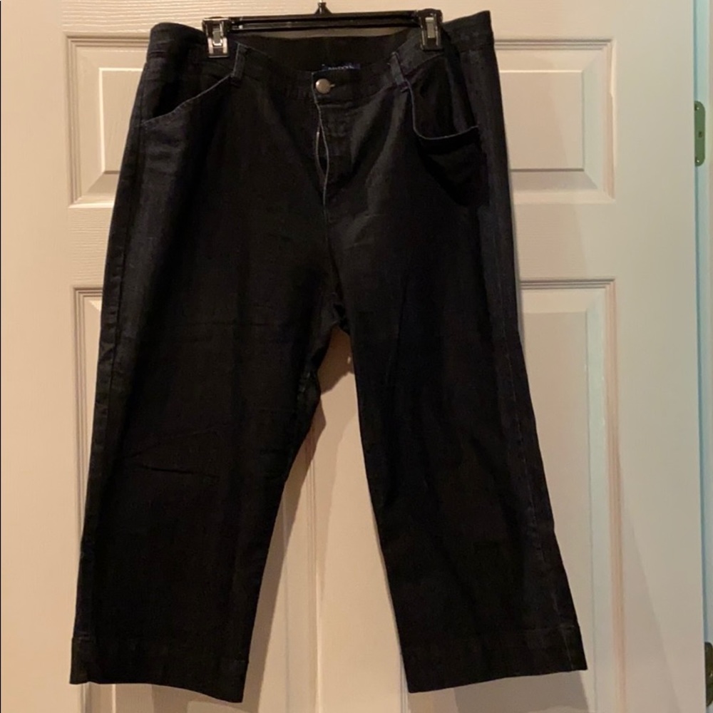 Bandolino Maureen dark denim Capris size 16